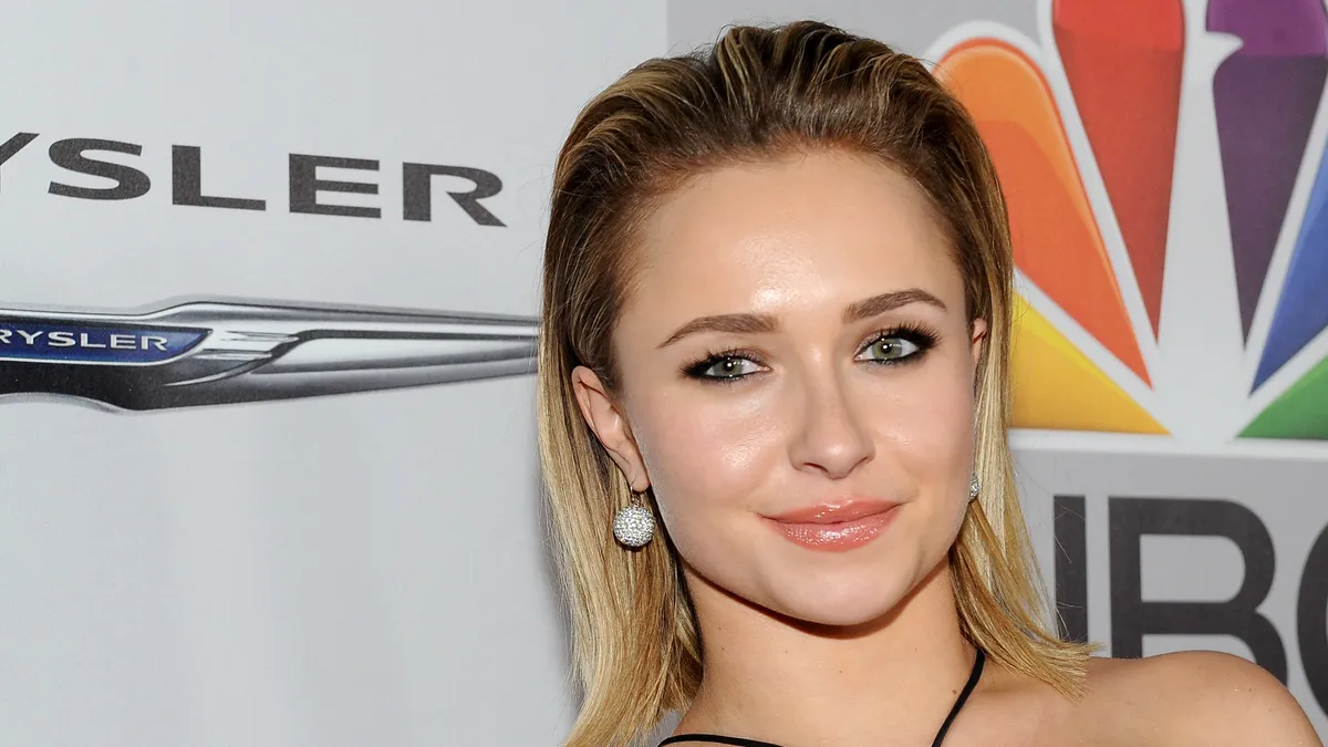 91347656007-hayden-panettiere-neutrogena-backlash