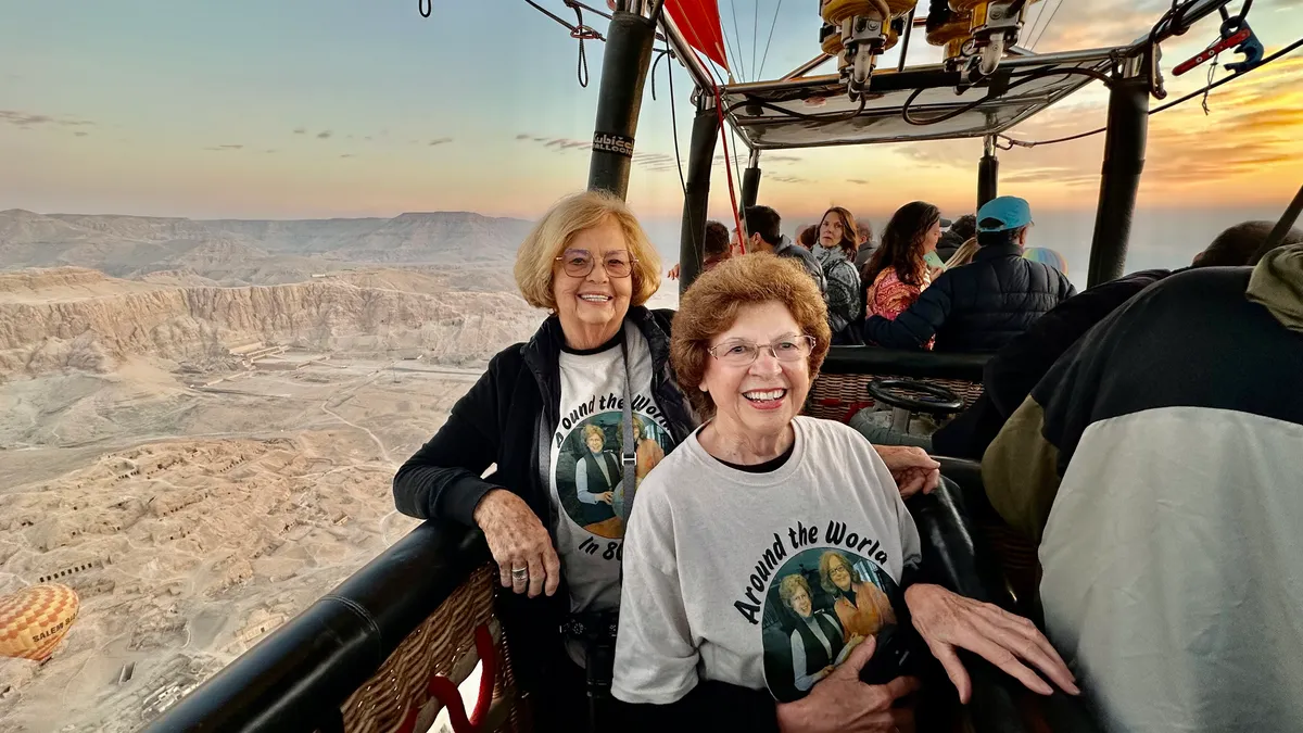 91372789007-egypt-hot-air-balloon-ride