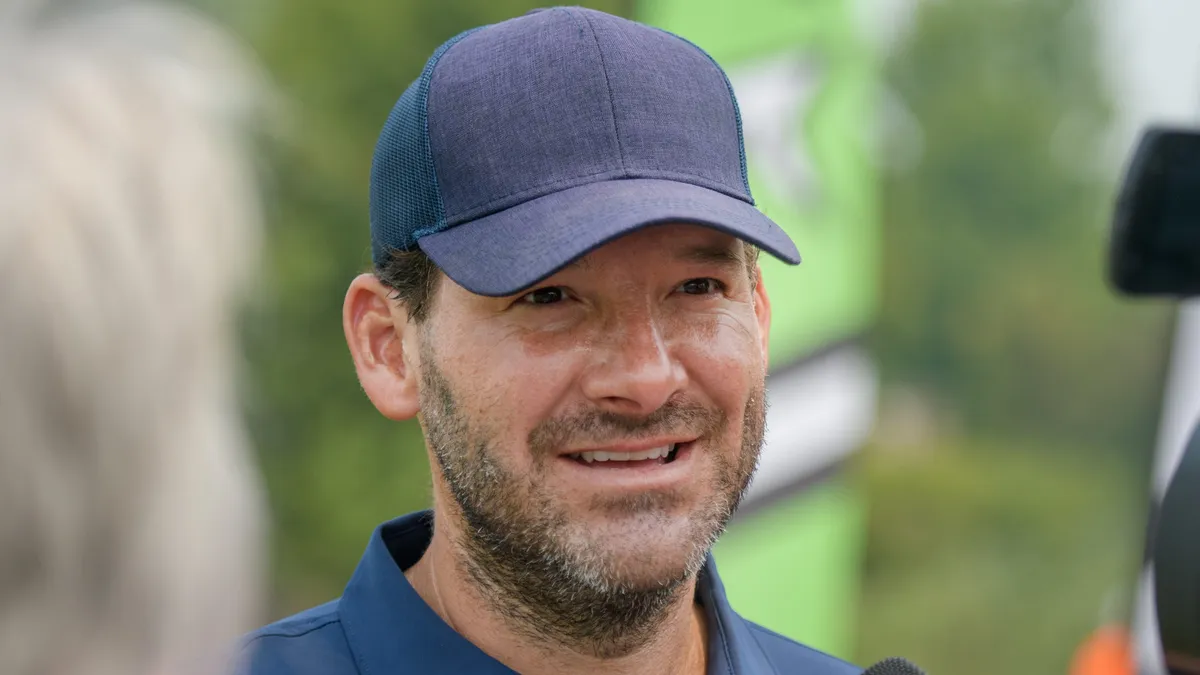 91501760007-tony-romo-082726