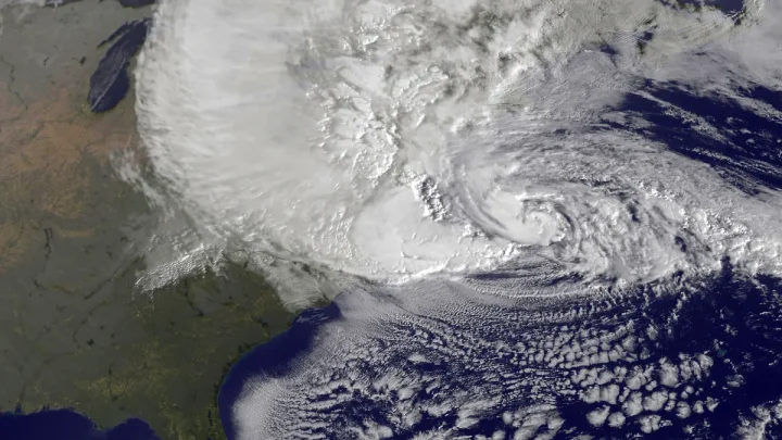 Scientists mull controversial plan to steer hurricanes