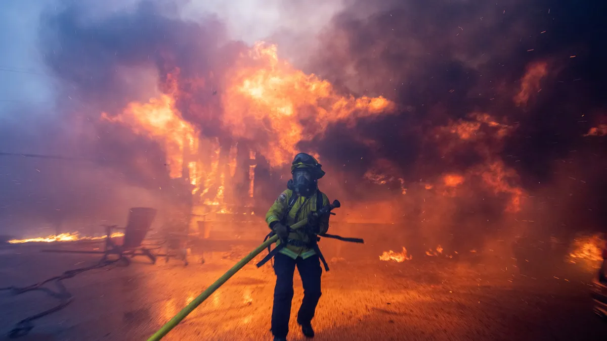86583236007-20250108-t-073919-z-1514785384-rc-2-c-5-cauup-68-rtrmadp-3-californiawildfires