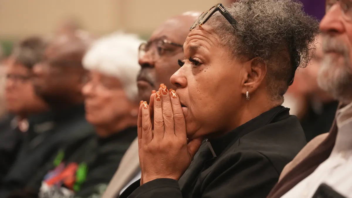 88478585007-news-springfield-prayer-for-haitians-43