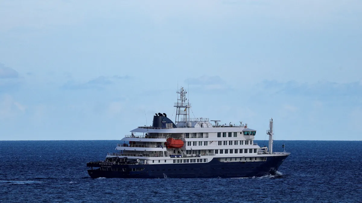90351730007-20260522-t-074035-z-1854591600-rc-267-lauov-65-rtrmadp-3-cruiseshiphantavirusafrica