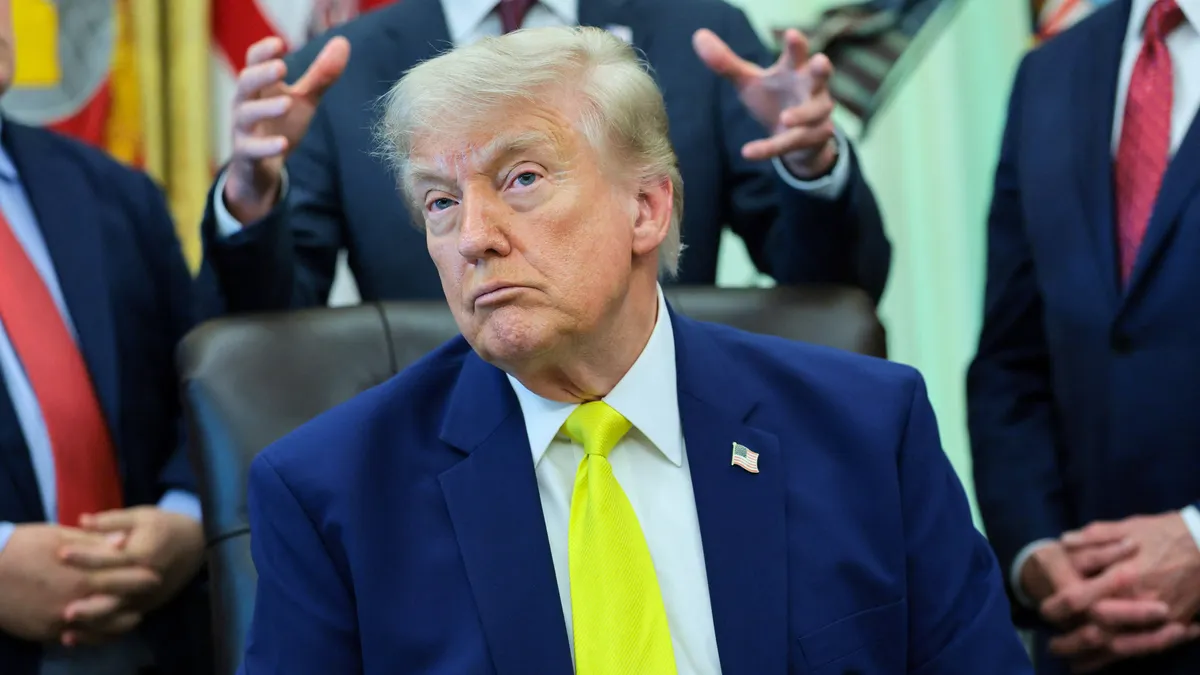 90418288007-20260604-t-215308-z-341793685-rc-28-nlaoc-807-rtrmadp-3-usatrumpcoal
