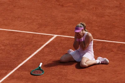 Mirra Andreeva defeats Maja Chwalińska in French Open to win first Grand Slam