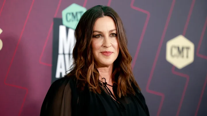 ‘You Oughta Know’ who will sing Canada anthem at World Cup opening ceremony