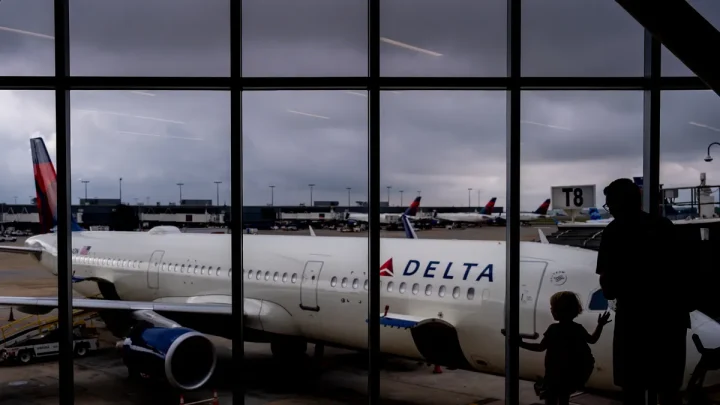 Man charged with slapping Delta attendant’s buttocks during flight