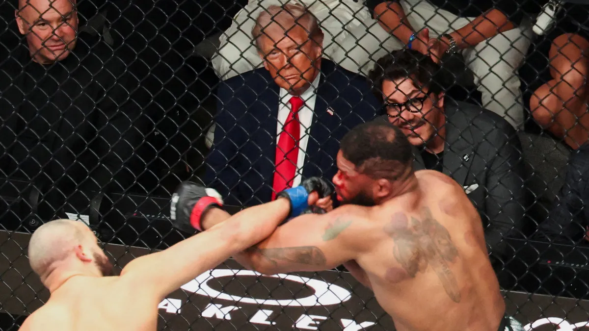 90508115007-trump-ufc-pic-2