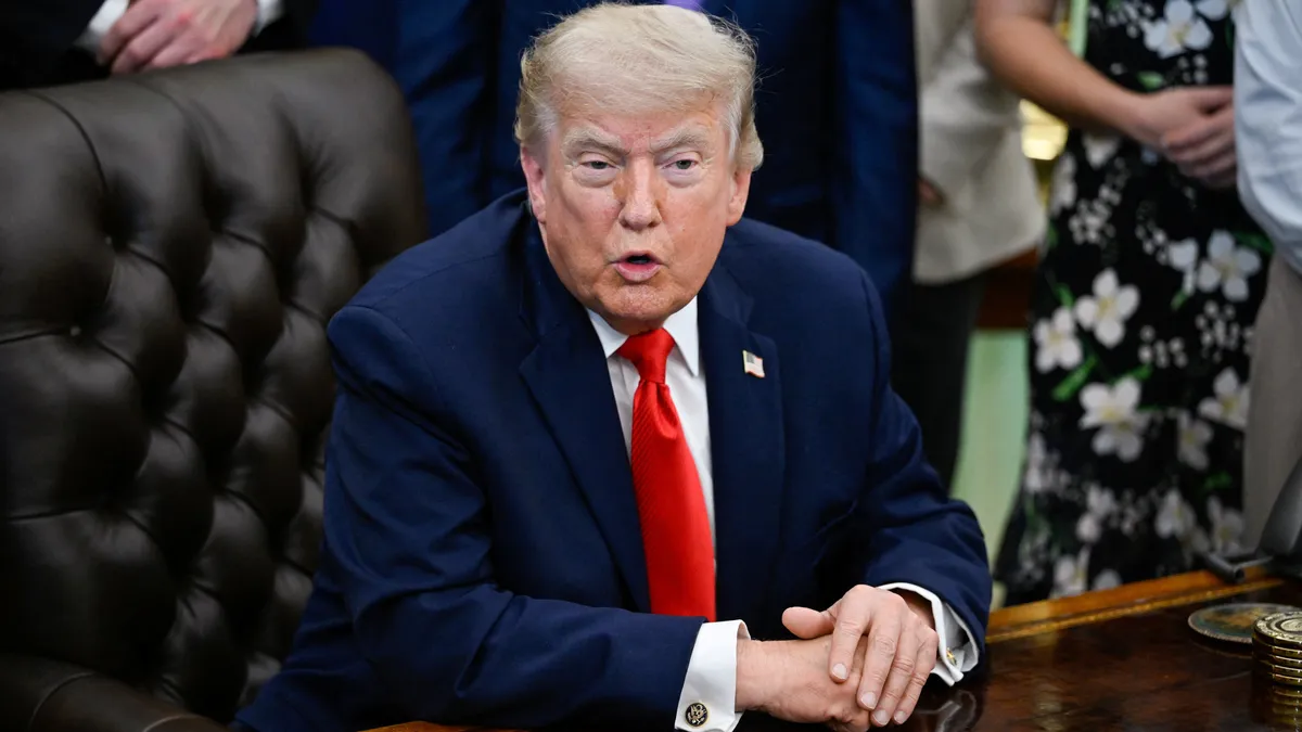 90522979007-20260611-t-204917-z-1115407260-rc-2-wrla-9-xy-4-i-rtrmadp-3-usatrump