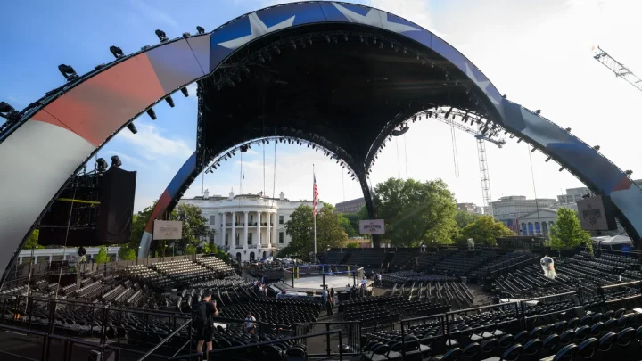 UFC White House live: Trump arrives amid weather delay for Topuria-Gaethje Freedom 250