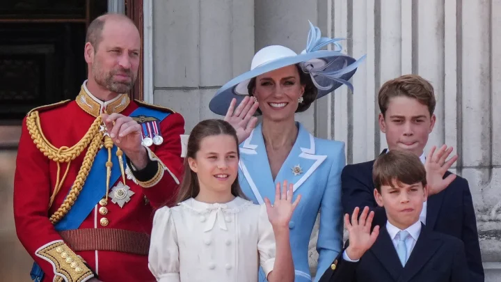 Prince William poses with Charlotte in cute new pic for Father’s Day