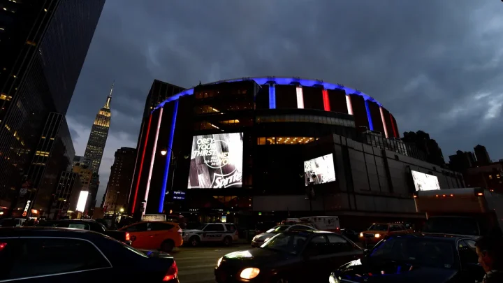 Man falls from balcony, dies at Madison Square Garden Goose concert