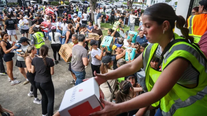 Venezuela earthquake death toll climbs over 1,400 as rescuers search