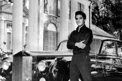 We followed Elvis from Tupelo to Graceland. It wasn’t far but the distance was great.