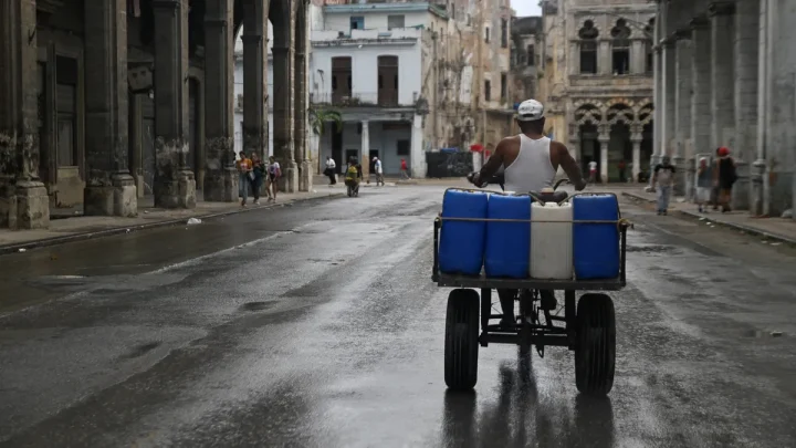 Cuban ‘Amazons’ deliver ‘absolutely essential’ food during crisis
