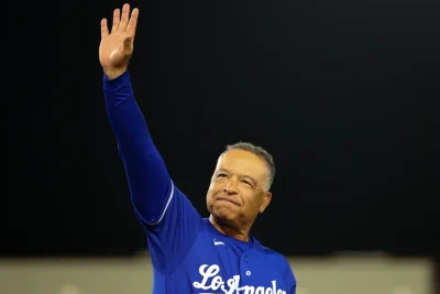 Dodgers manager Dave Roberts records 1,000th win in record time