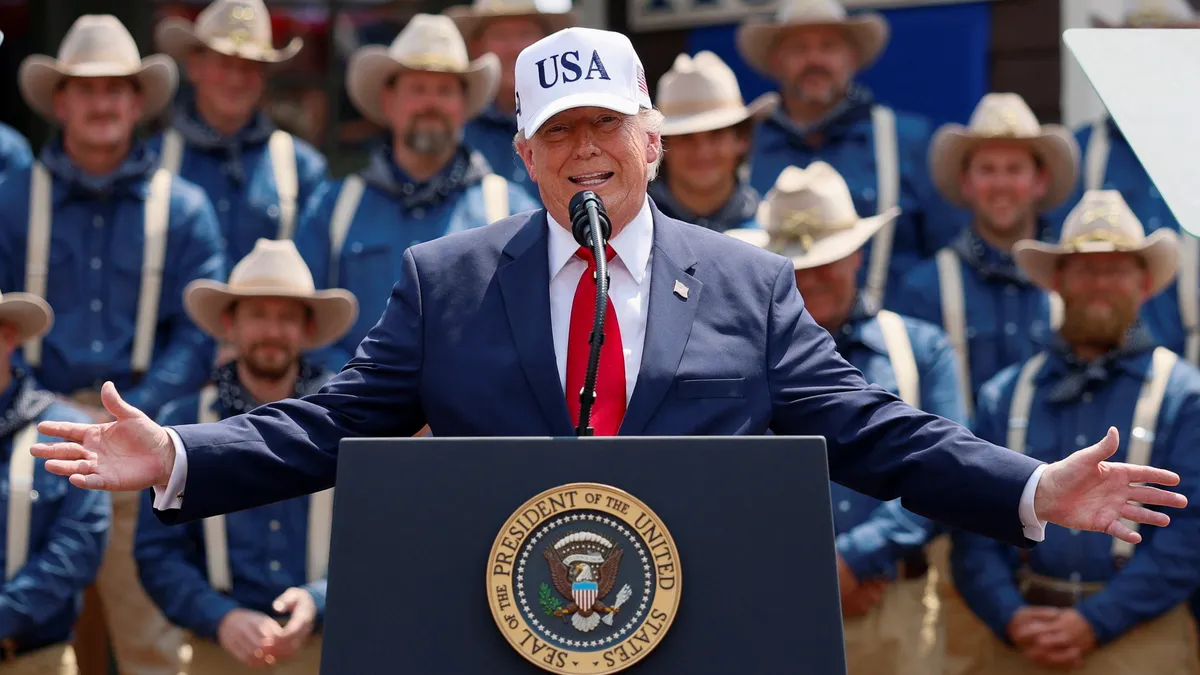 90776102007-20260701-t-205649-z-358838455-rc-285-ma-7-v-43-s-rtrmadp-3-usa-250-trump
