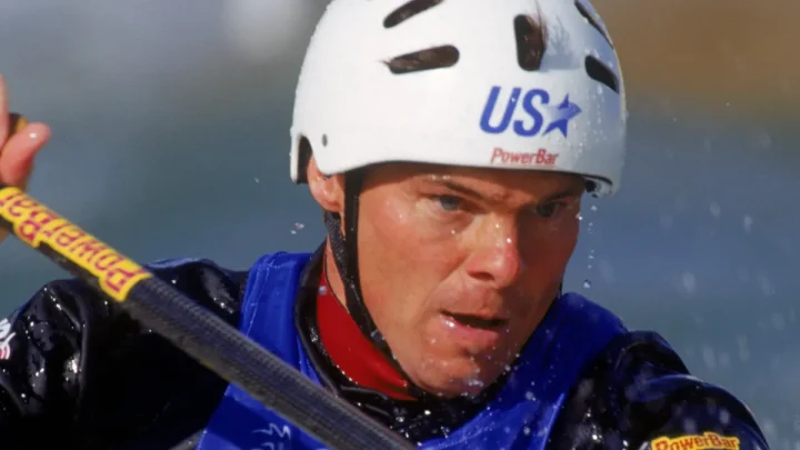 Olympic canoeist indicted after allegedly tampering with Reflecting Pool