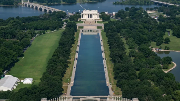 Trump touts ‘crystal clear’ Reflecting Pool using old X posts
