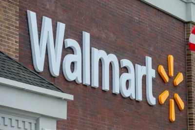 Walmart pulls lettuce linked to cyclospora outbreak