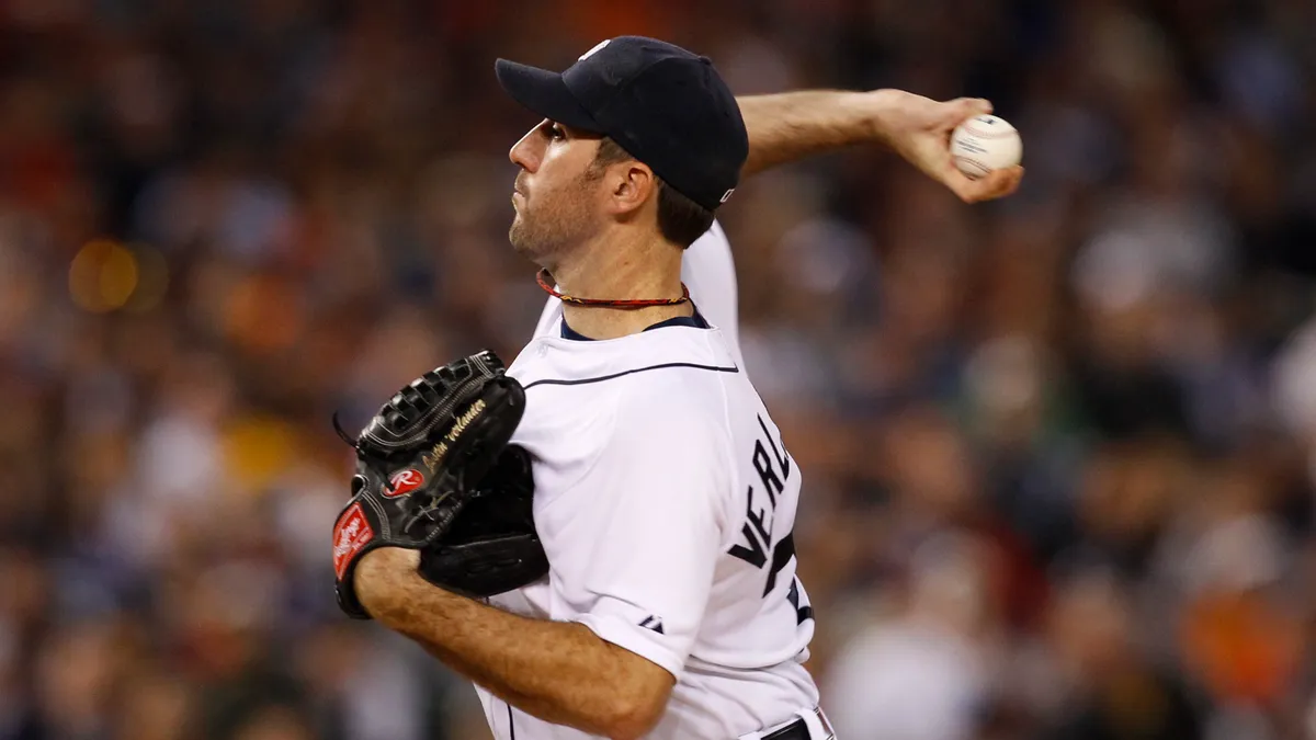 90852782007-justin-verlander-pitches