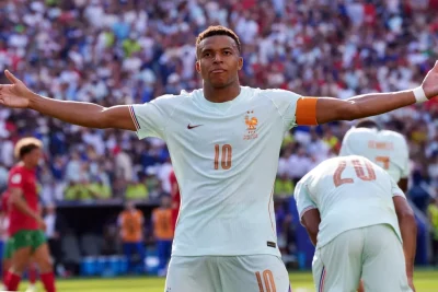Kylian Mbappé overcomes missed penalty kick to power France past Morocco