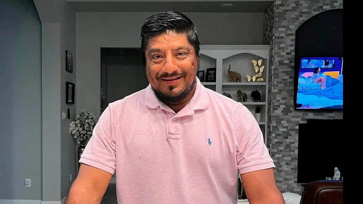 90873713007-lorenzo-salgado-araujo