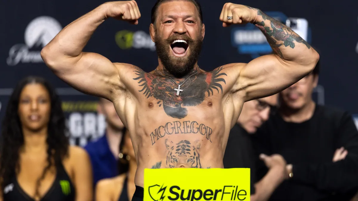 90886330007-conor-mcgregor-ufc-329-max-holloway