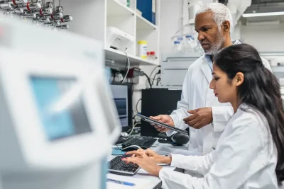What is the CDC doing to stop the cyclosporiasis outbreak?