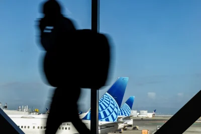 United probing incident after employee’s ICE threat caught on video