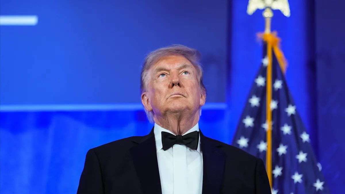 91045296007-20260724-vpc-whcd-trump-reaction-to-journalists-thumb-getty