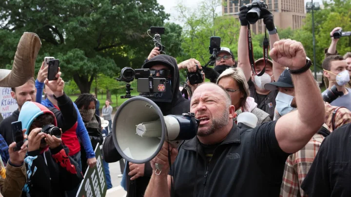 Alex Jones calls for Trump’s removal over Iran war, draft fears