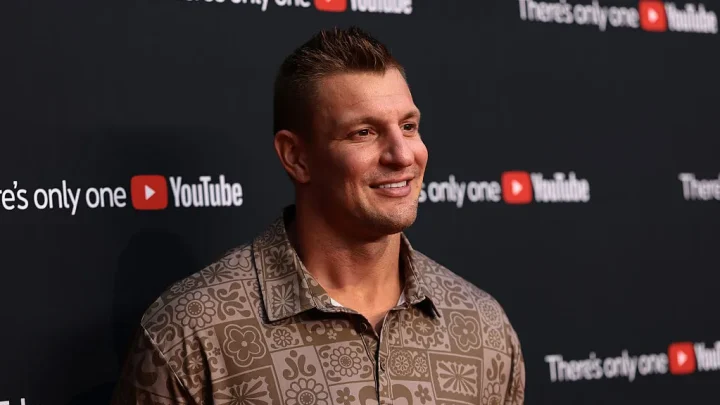 Rob Gronkowski didn’t give Taylor Swift, Travis Kelce ‘anything’ for wedding