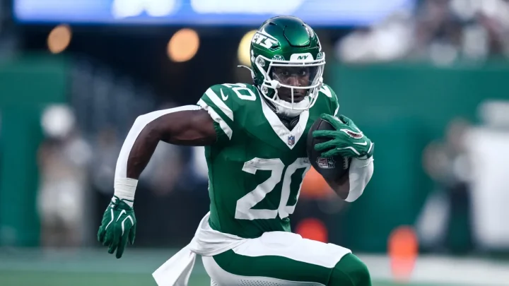 Breece Hall injury update as Jets RB goes down untouched at practice