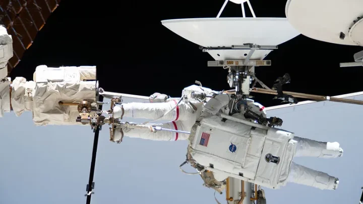 Watch as NASA astronaut Anil Menon prepares for 3rd spacewalk in a row