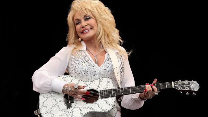 These Dolly Parton songs that became hits for others will surprise you