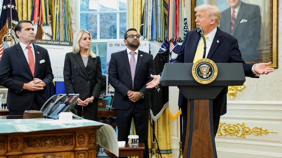 91384721007-20251015-t-195315-z-484961757-rc-2-jchanuwvr-rtrmadp-3-usatrump