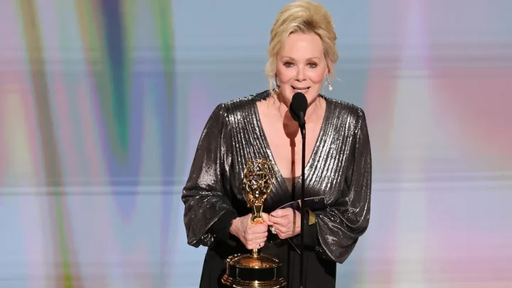 Emmys 2026 live updates: Jean Smart makes history, Allison Janney delivers upset