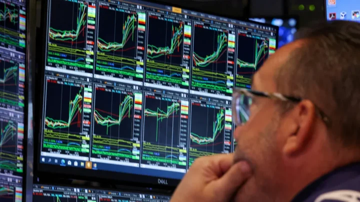 Here’s how high-income Americans keep spending in a shaky economy